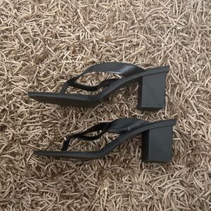 NEW Chinese Laundry Marna Sandals